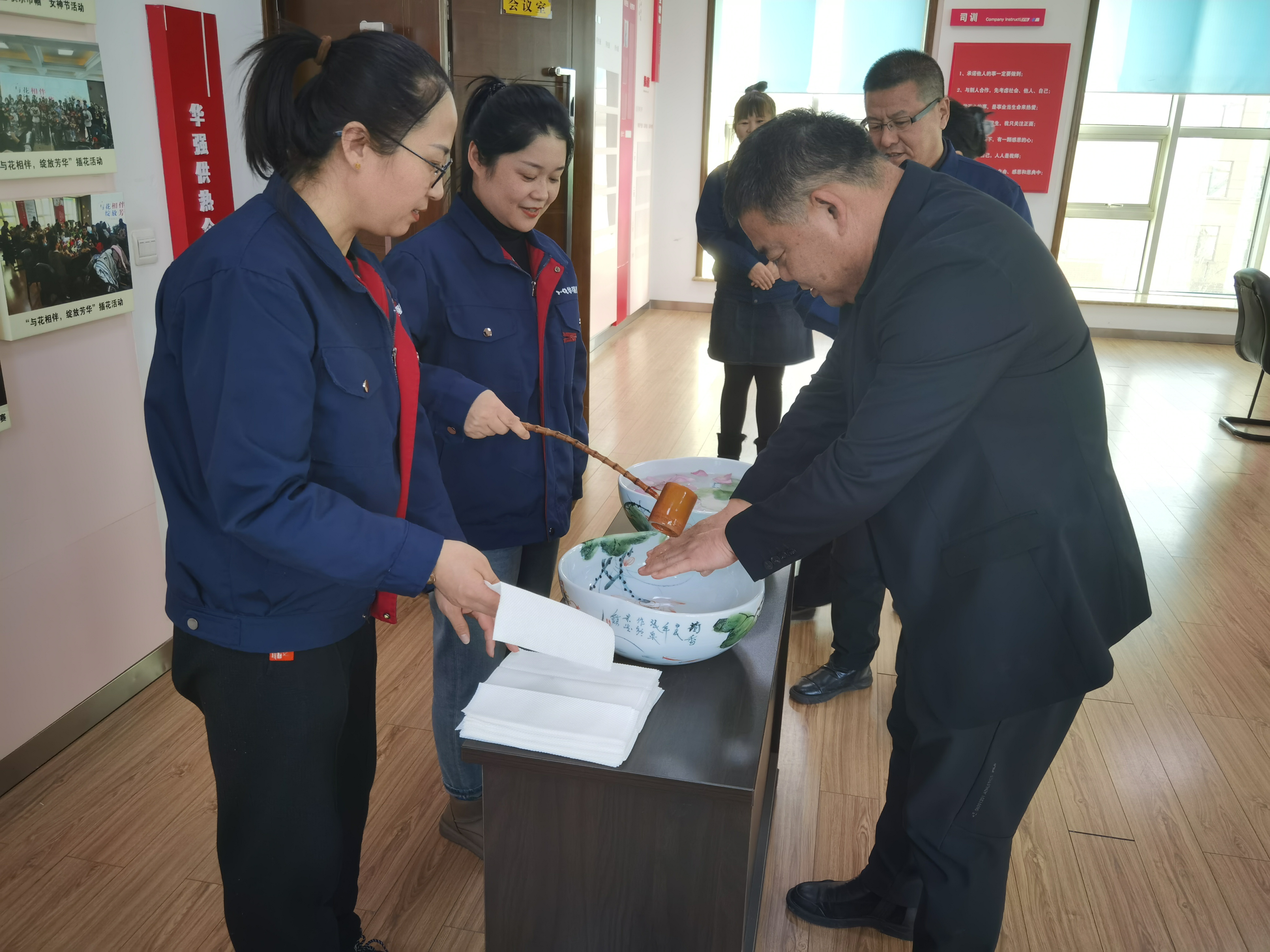 华强供热团队内部首次七碗静心茶会圆满成功(图5)