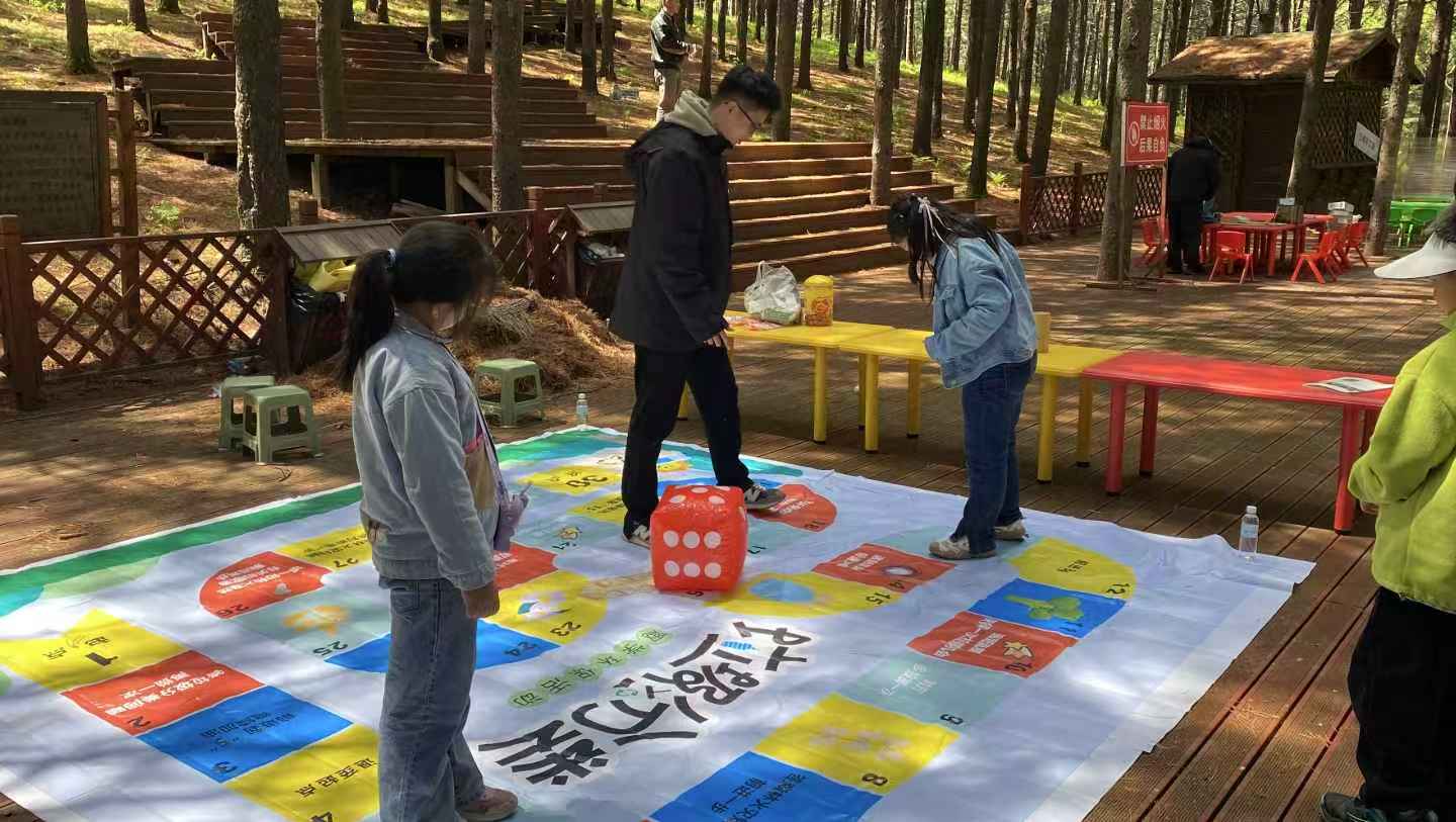 华强物业开展森系假期探秘花海自驾游活动(图3) 华强物业开展森系假期探秘花海自驾游活动(图3)