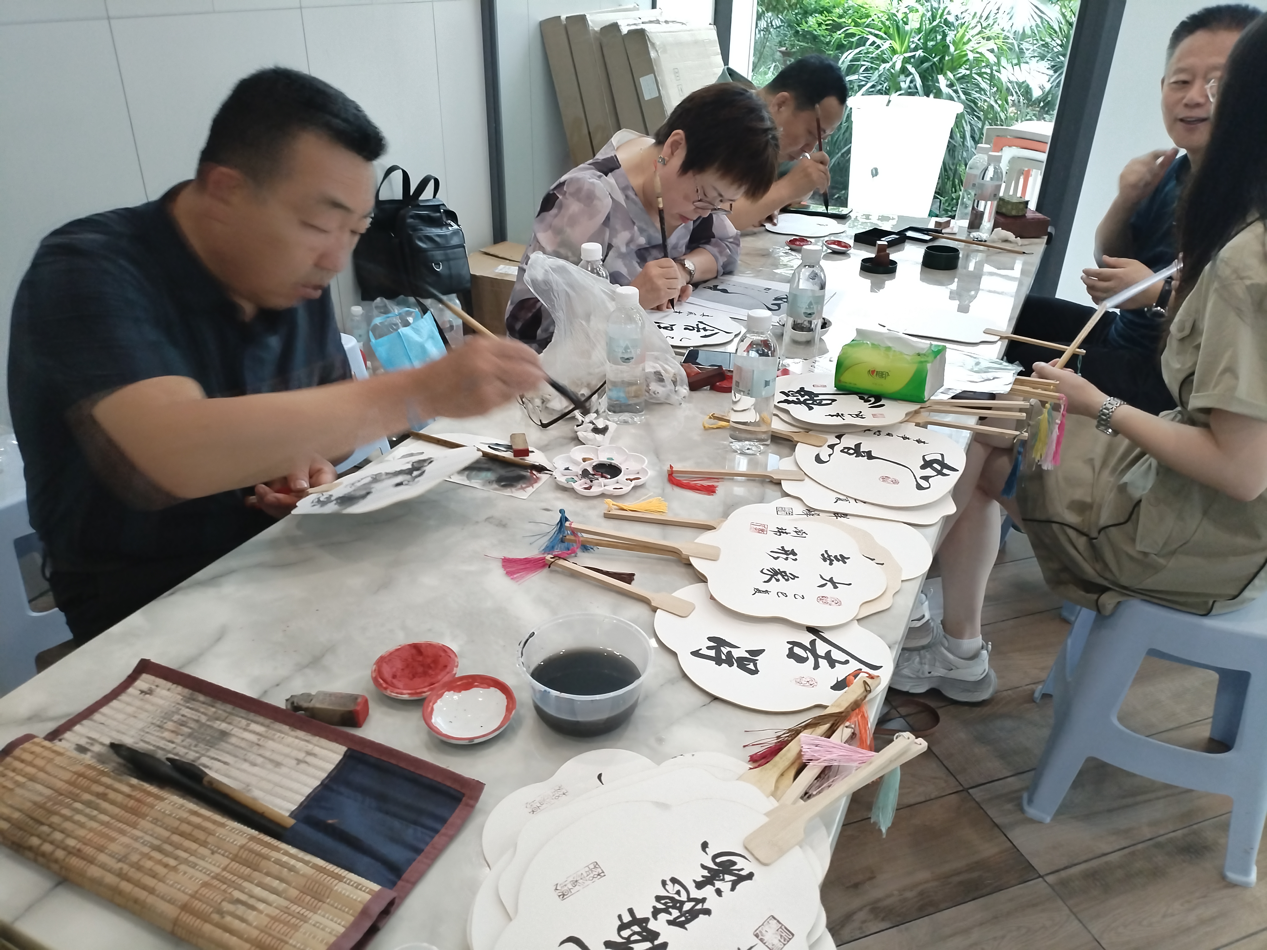 时光里物业成功举办簪花会活动(图3)