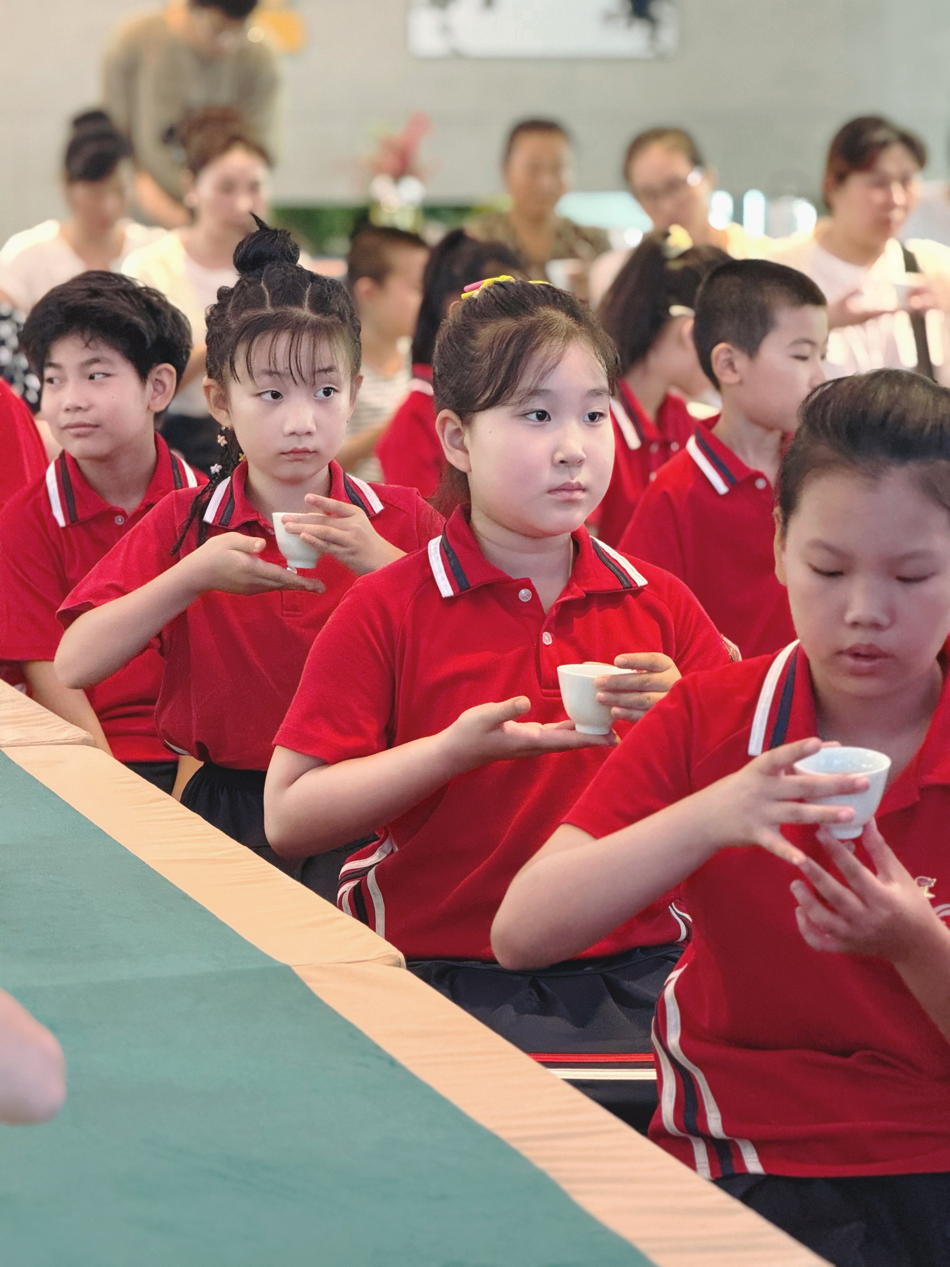 “七碗静心茶会”公益活动圆满落幕(图1) “七碗静心茶会”公益活动圆满落幕(图1)