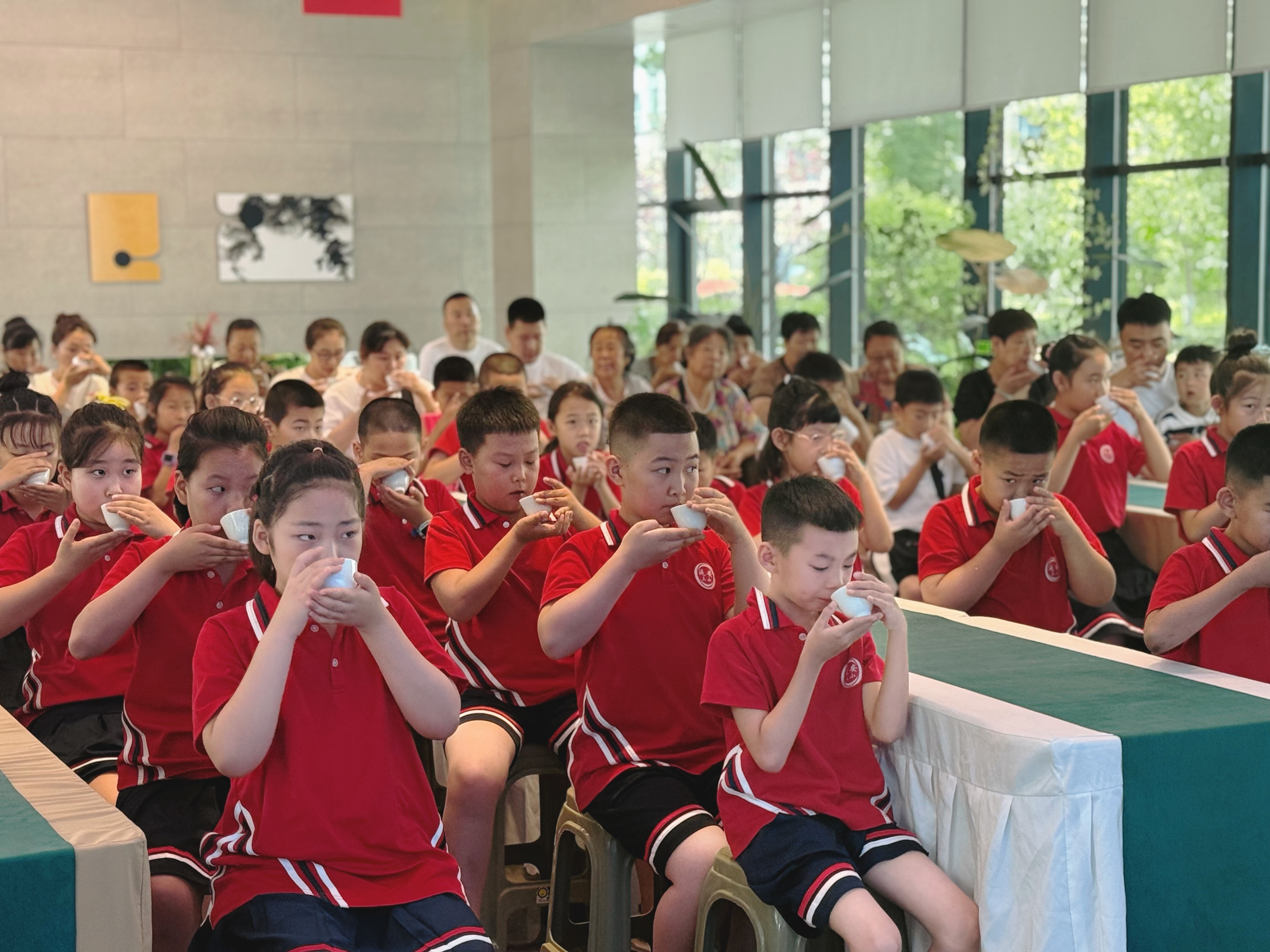 “七碗静心茶会”公益活动圆满落幕(图3) “七碗静心茶会”公益活动圆满落幕(图3)