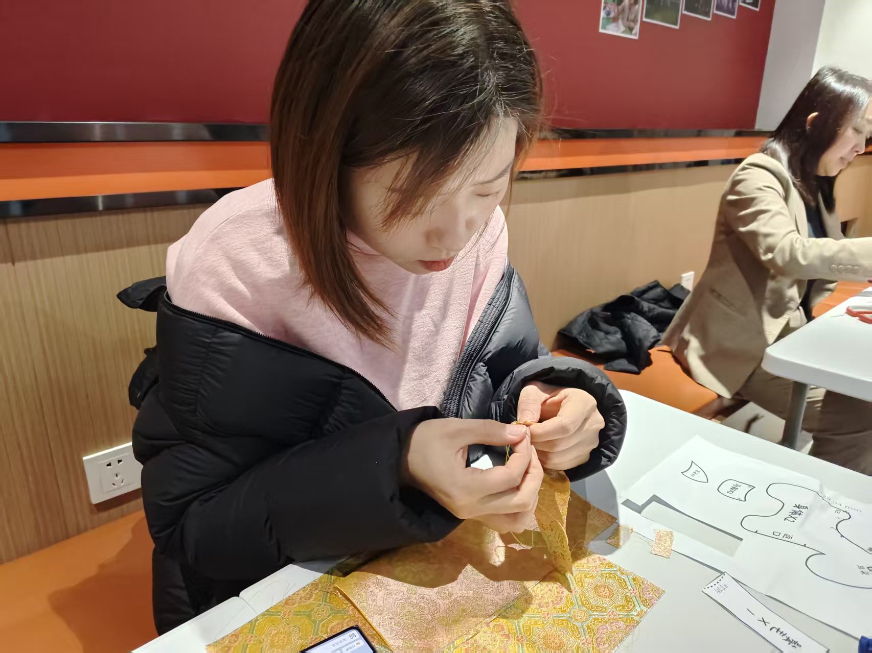 佳木斯物业举办手作雅集(图1)