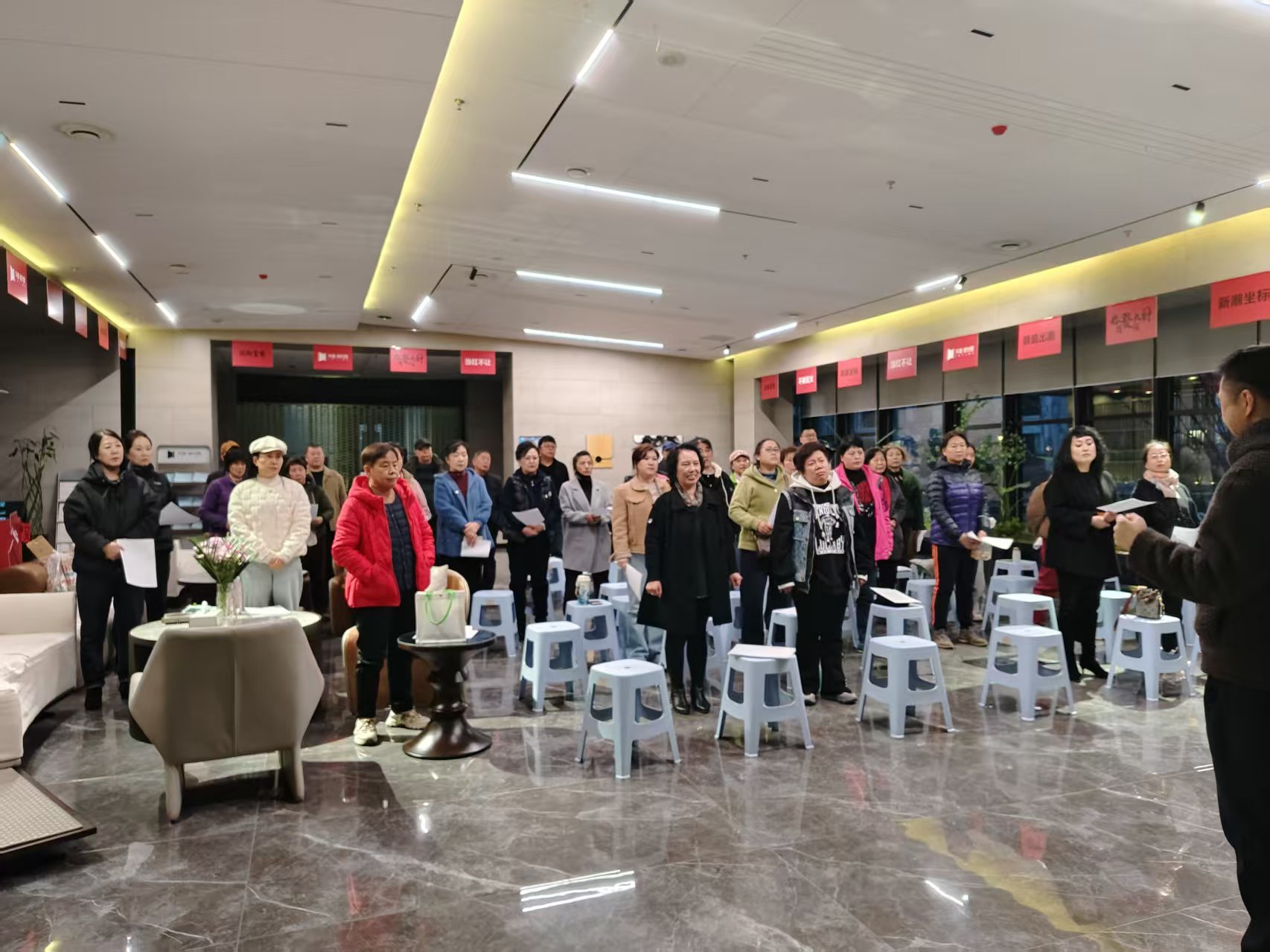 时光里物业组织业主成立合唱团(图3)
