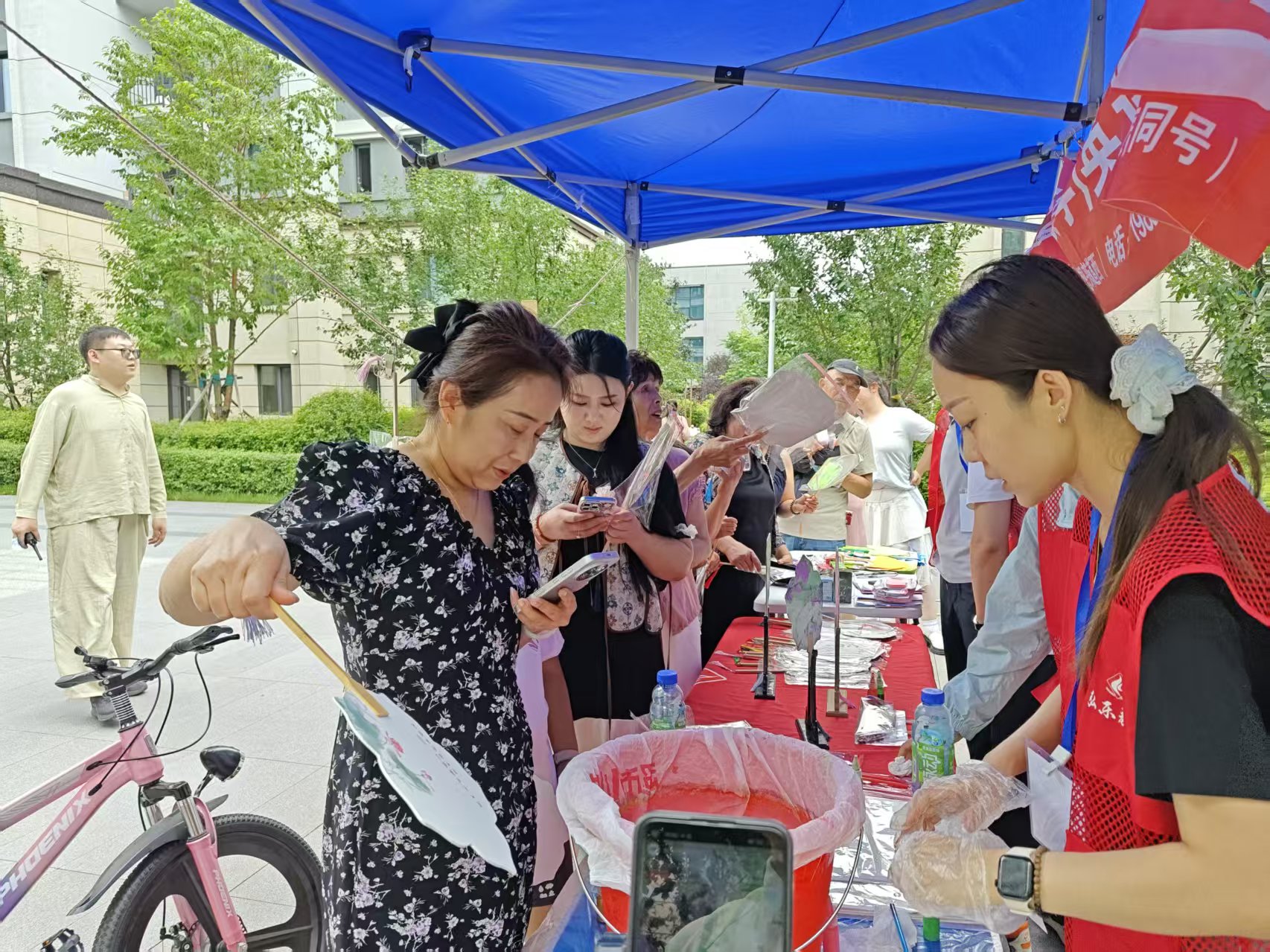 璞院、时光里物业举办夏日簪花游园会(图2)